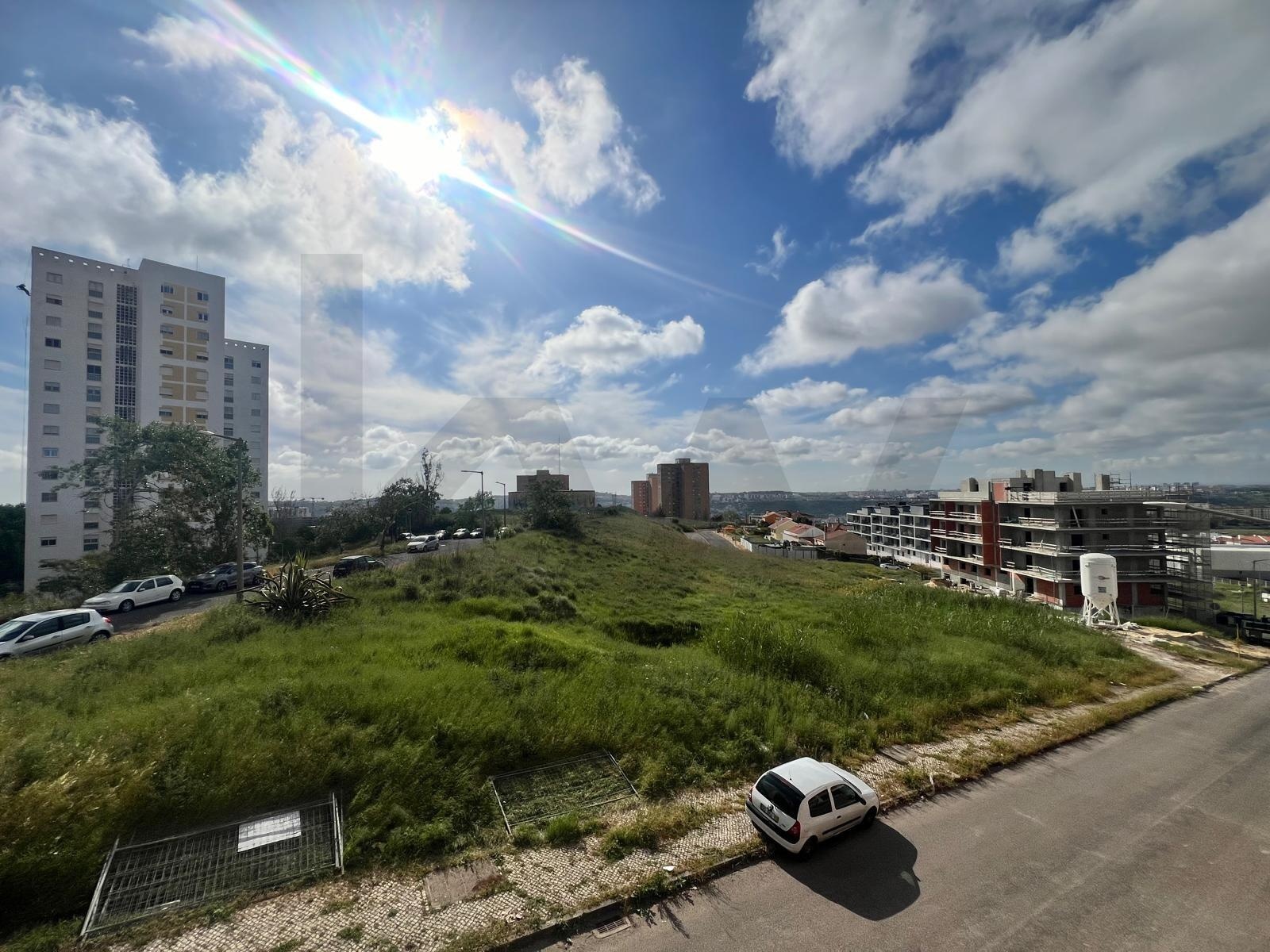 Loures — T3 com varanda e box no empreendimento Paradela Gardens — imagem 14