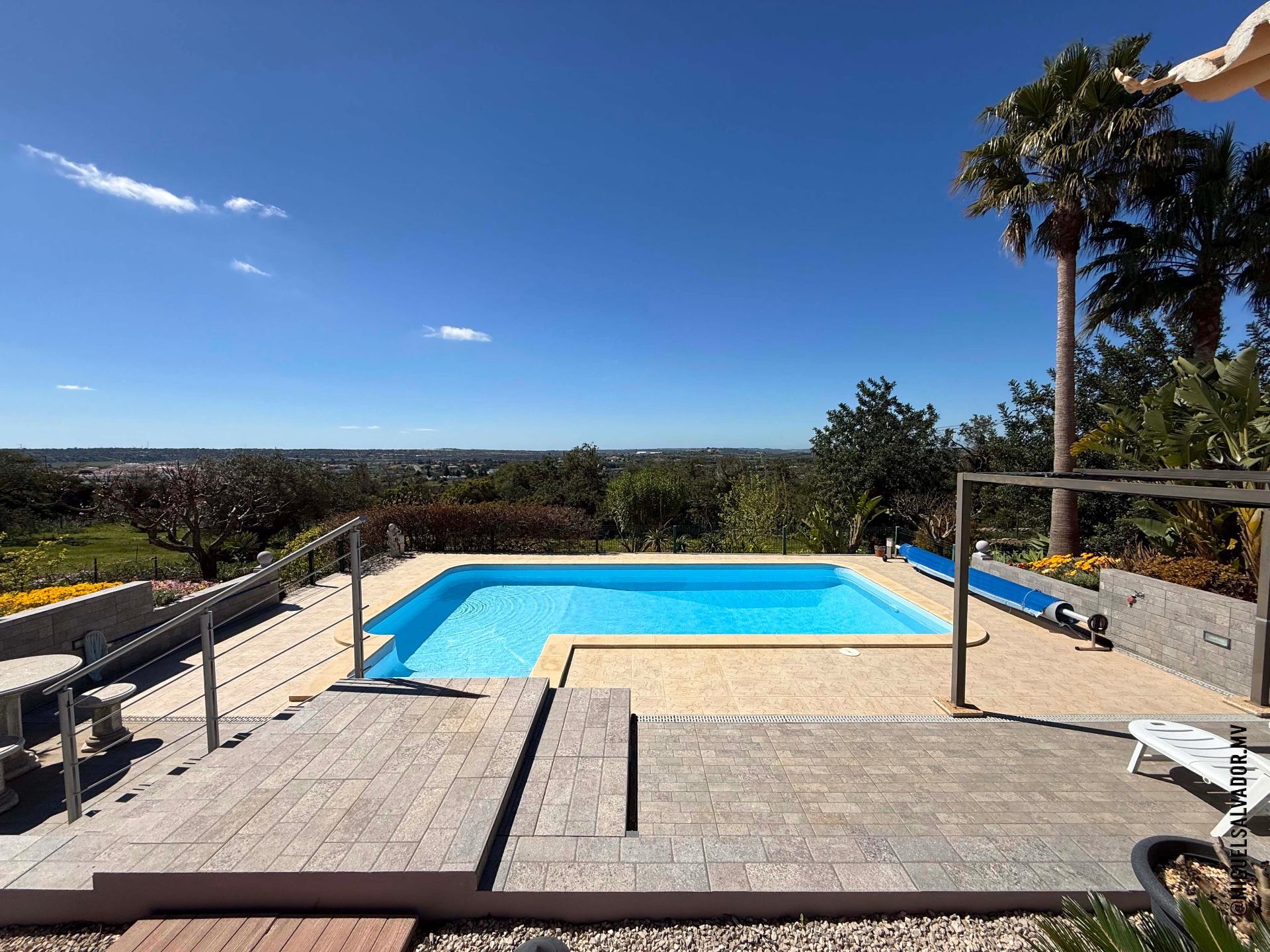 Gateiras — Moradia T3 térrea com piscina e amplo terreno — imagem 26