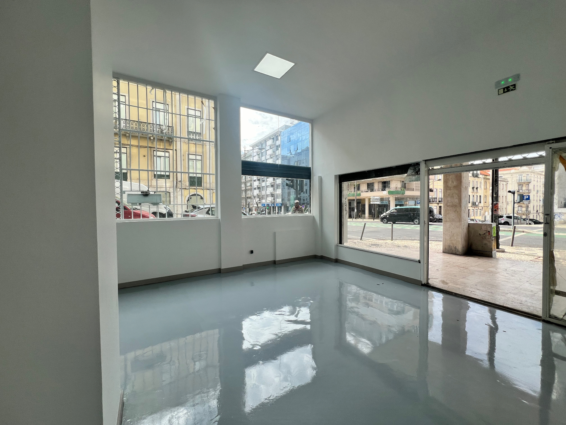 Espaço comercial na Av. Almirante Reis – 900 m² em Localização Estratégica — imagem 19