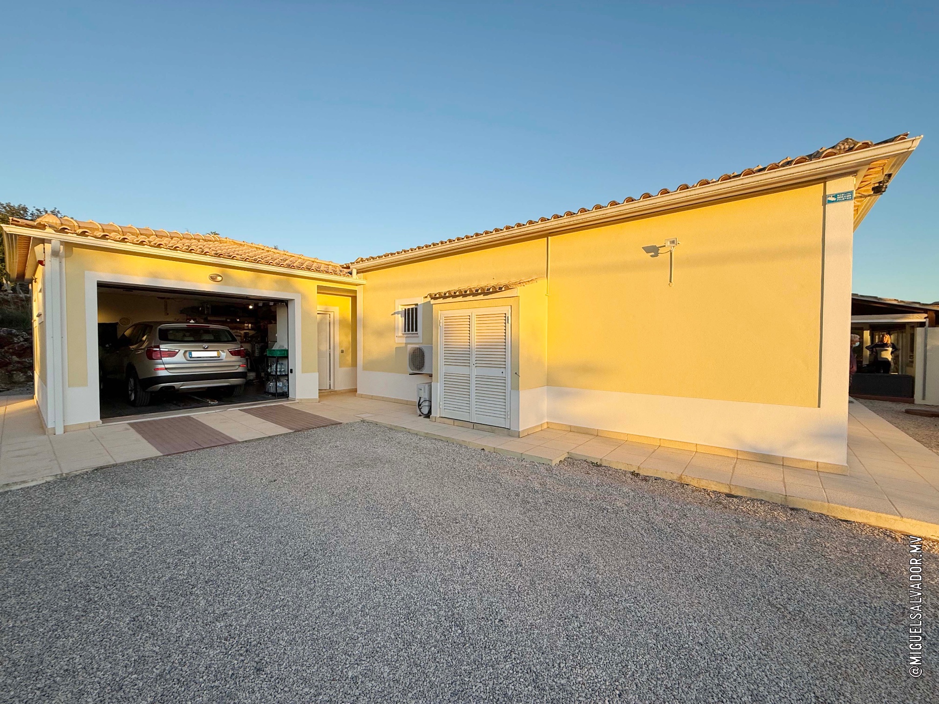 Gateiras — Moradia T3 térrea com piscina e amplo terreno — imagem 39