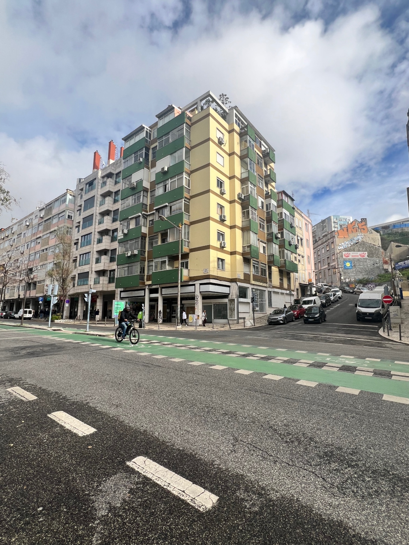 Espaço comercial na Av. Almirante Reis – 900 m² em Localização Estratégica — imagem 11