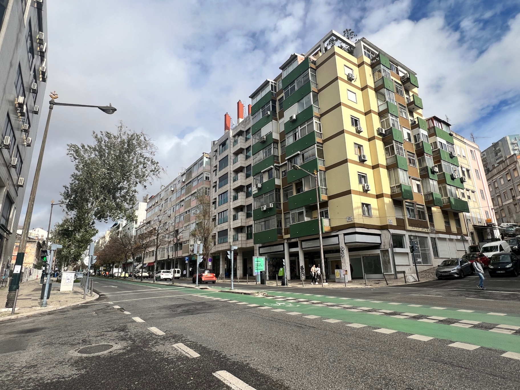 Espaço comercial na Av. Almirante Reis – 900 m² em Localização Estratégica — imagem 14