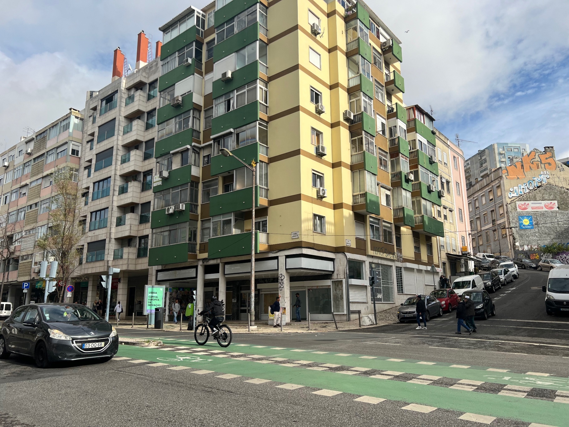 Espaço comercial na Av. Almirante Reis – 900 m² em Localização Estratégica — imagem 12