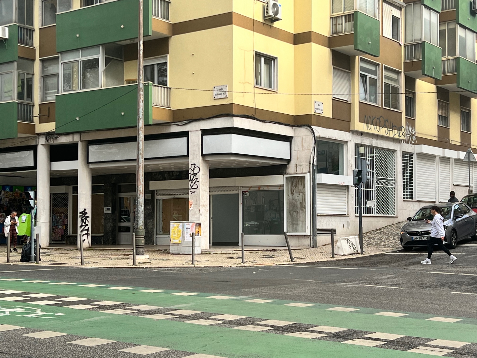 Espaço comercial na Av. Almirante Reis – 900 m² em Localização Estratégica — imagem 9