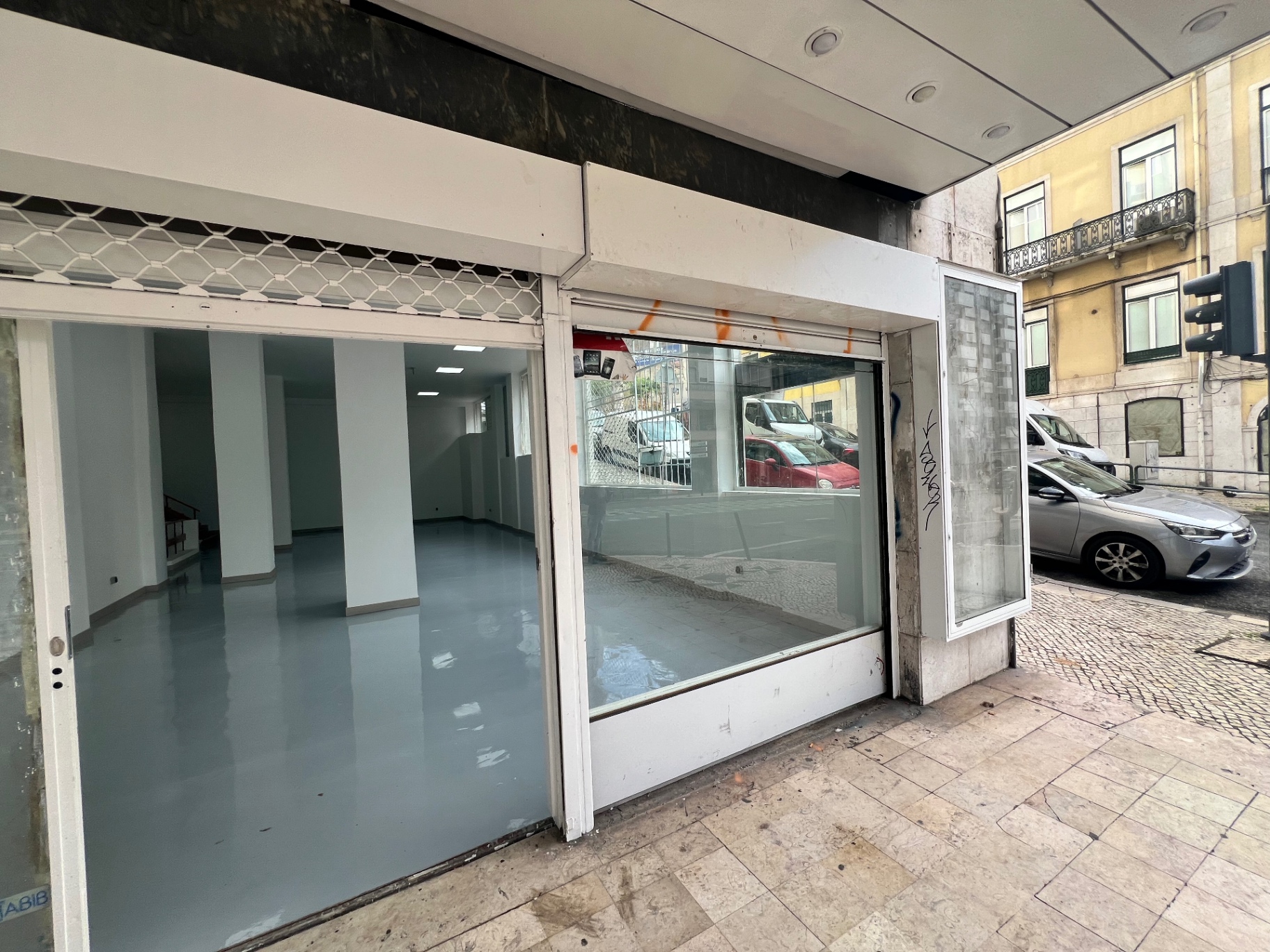 Espaço comercial na Av. Almirante Reis – 900 m² em Localização Estratégica — imagem 24