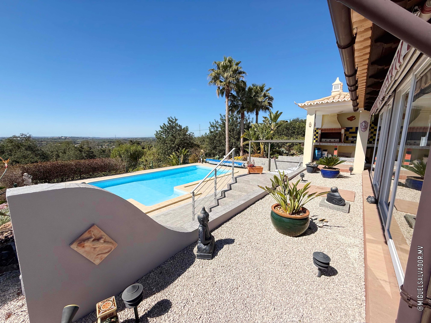 Gateiras — Moradia T3 térrea com piscina e amplo terreno — imagem 24