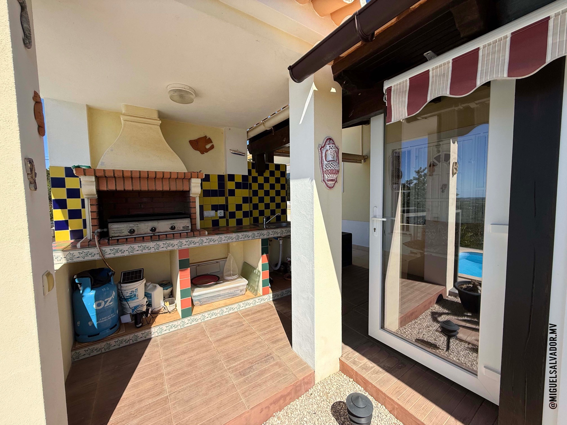 Gateiras — Moradia T3 térrea com piscina e amplo terreno — imagem 31