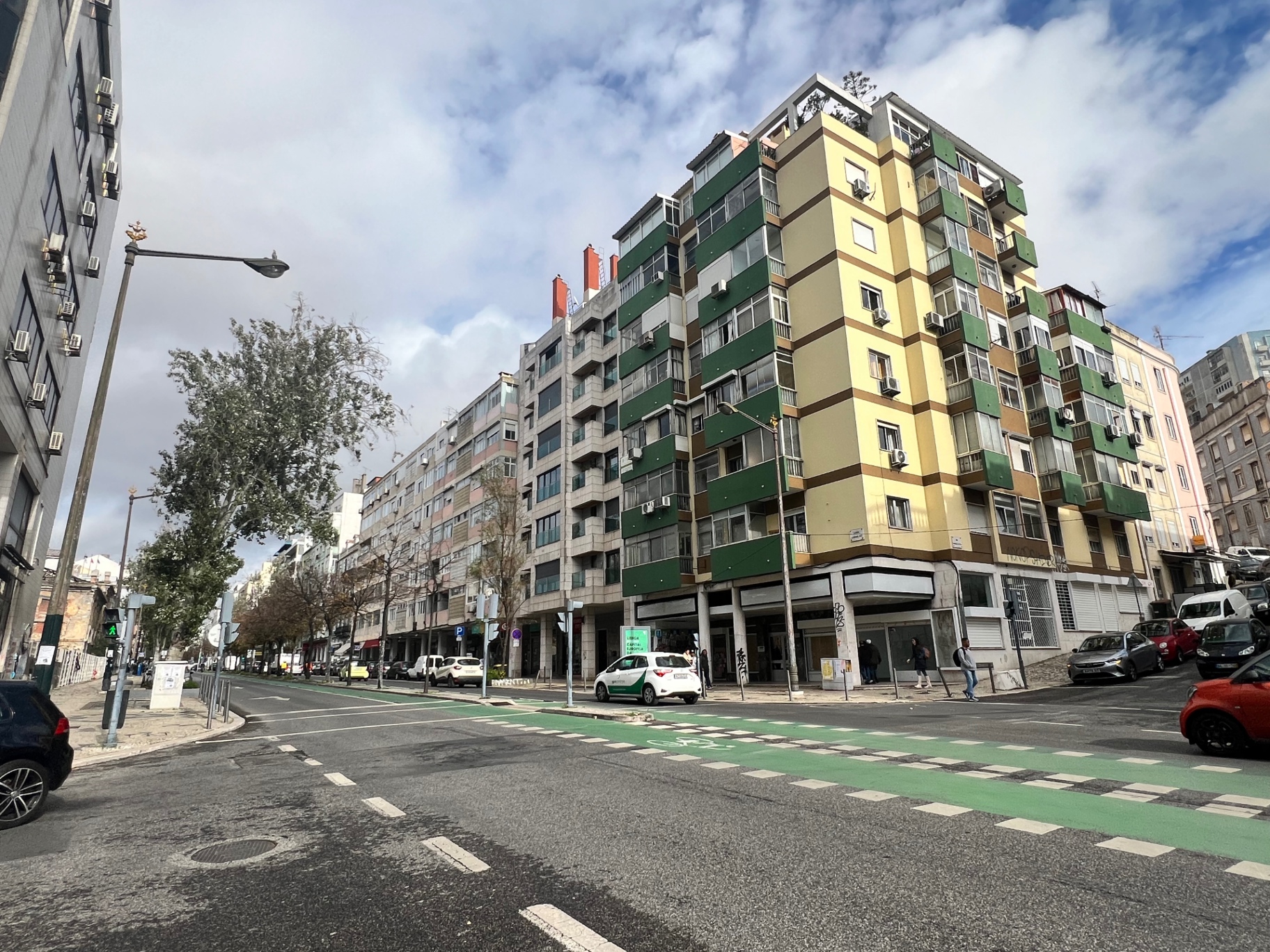 Espaço comercial na Av. Almirante Reis – 900 m² em Localização Estratégica — imagem 13
